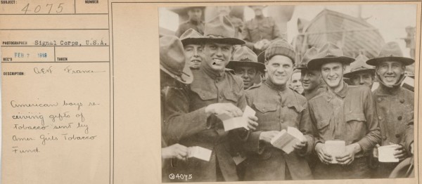 ww1-opening-tobacco-from-american-girls-tobacco-fund-600x262.jpg