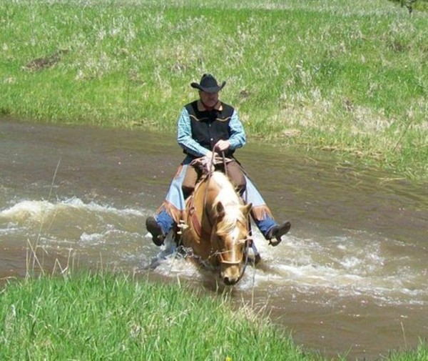 keeping-boots-dry-on-samson-05312011-600x505.jpg