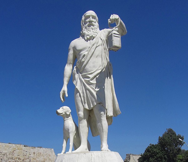 diogenes-dog-and-lamp-statue-600x517.jpg