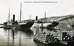 barriles-de-uva-para-exportar_puerto_almeria_anos_50-1.jpg