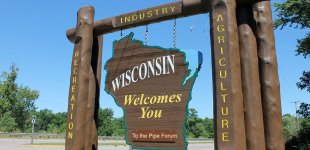 State of Wisconsin welcome sign.jpg