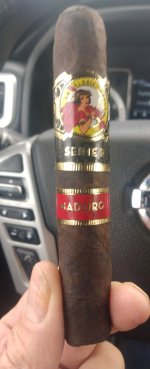 LGC Serie R Maduro.jpg