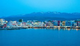 greece-crete-chania-xania-view-to-port-blue-hour-afte-92896028.jpg