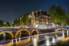 Amsterdam-canals-by-night.jpg