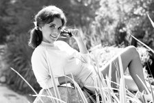 dawn-wells-obit.jpg