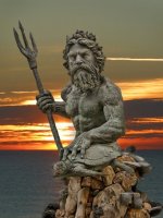 staceys_king_neptune_statue_va_beach_pic.jpg