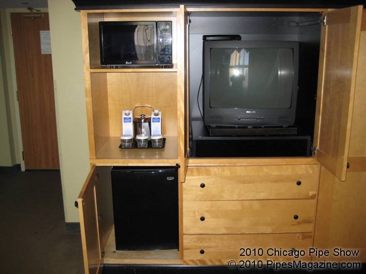 TV and Refreshment Area in Sitting Room