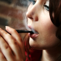 chelsea-does-an-incredibly-artistic-shoot-while-smoking-a-savinelli-03.jpg